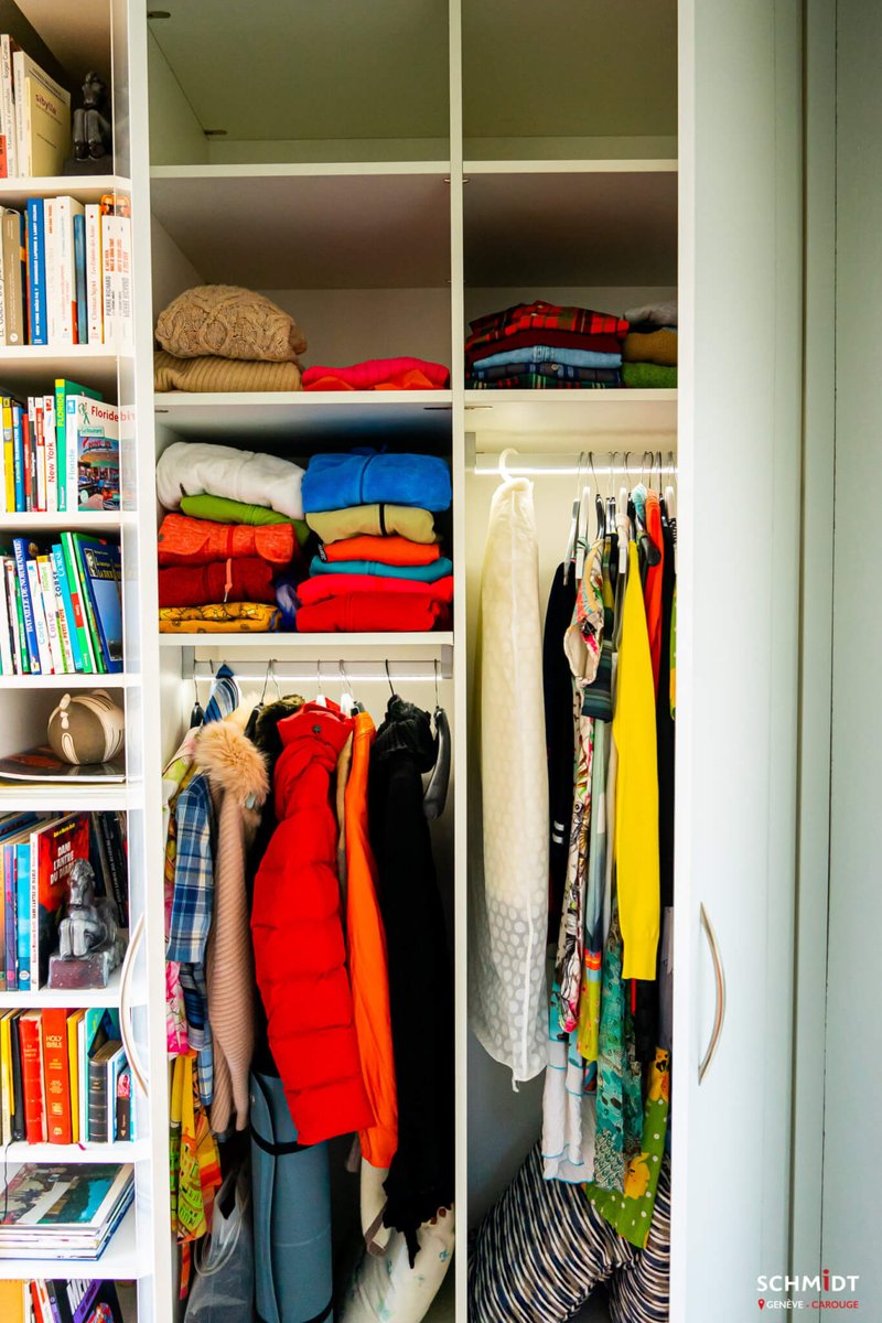 CarougeGeneve's tweet photo. A l’intérieur de ce dressing sous-pente, des penderies de différentes hauteurs ont été installées ainsi que des casiers de rangements à la grande capacité.
#dressing #schmidtgenevecarouge #schmidt #deco #rangements #combles #dressingblanc #bibliothèque
https://t.co/iNrN4B1LNQ https://t.co/58X3Z096G5