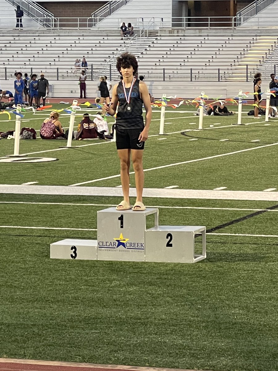 gabriel_tubbs's tweet photo. Great meet at the Ruben C. Jordan relays. First place finishes and PR of 1:56.11 in the 800m, split of 48.8 in the 4X400. Ready for Charger relays. @ChargerSpeed_ 

@TXStateTrack @BaylorTrack @TexasTechTF https://t.co/bfS1LHbhB0