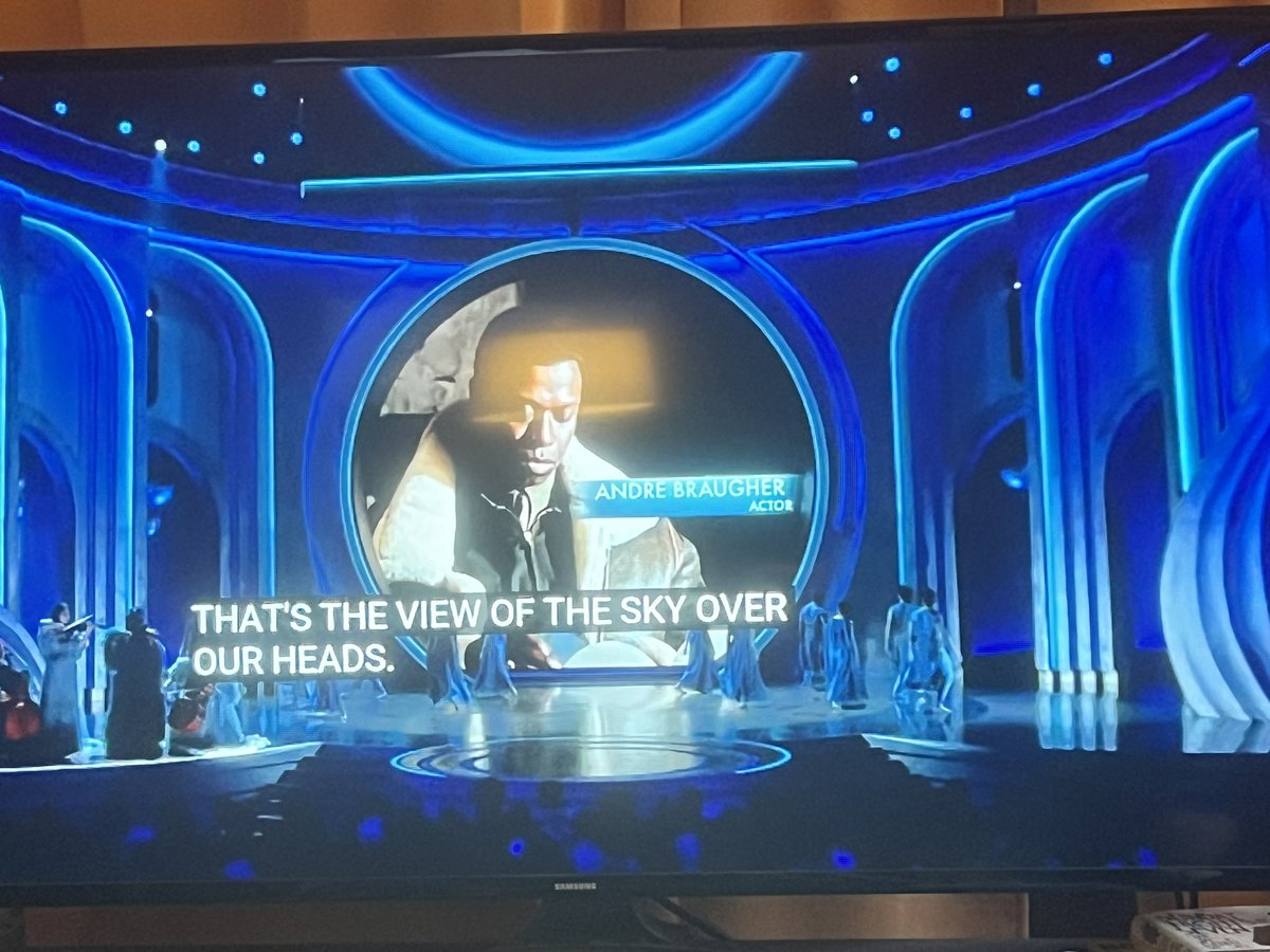 Condimentgrrl's tweet photo. Once again the #Oscarsbwhiffung the #ImMemoriam segment by showing dancers and singers VERSUS THE PEOPLE WE LOST https://t.co/tPfHG7gY2H