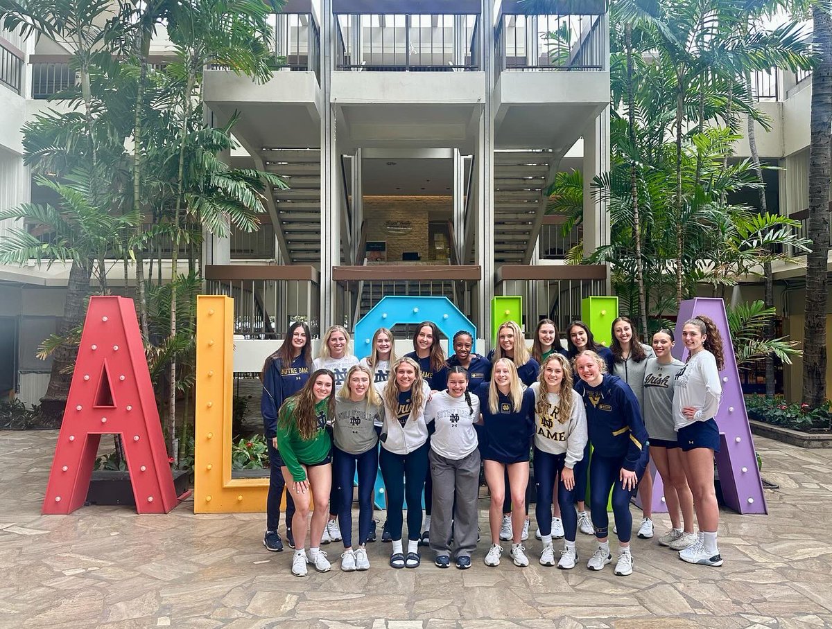 NDvolleyball's tweet photo. 𝒜𝓁𝑜𝒽𝒶 🌺🏝️

#GoIrish☘️ https://t.co/dWRcj0ogSw