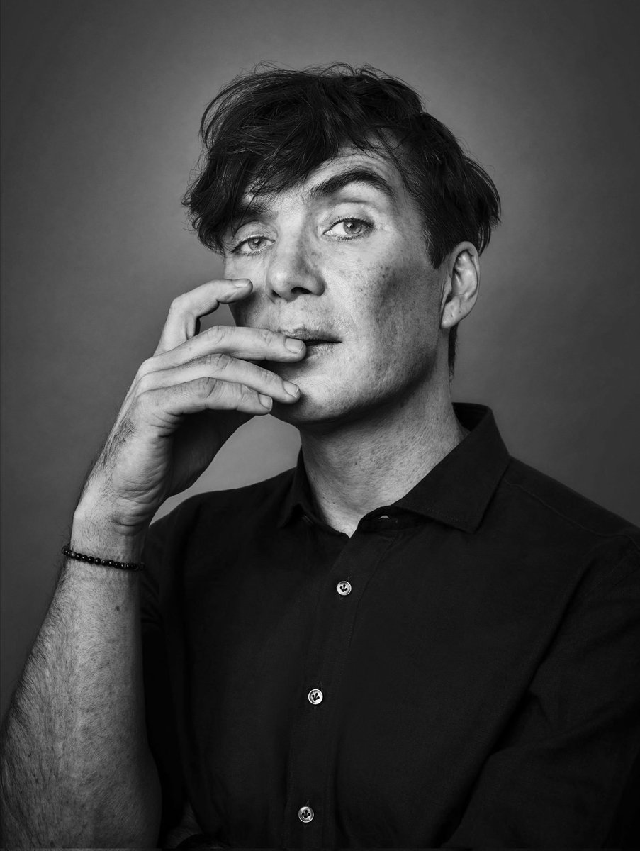 shannonlada's tweet photo. A los 47 años, CILLIAN MURPHY se gana el primer Oscar de su carrera.

Tras su destacado trabajo en Inception, la trilogía Batman, 28 Days Later, Dunkirk y hasta Peaky Blinders, por fin se lleva el reconocimiento de la Academia estadounidense gracias a OPPENHEIMER.

💥🧡 #Oscars https://t.co/MUotzkwPkM
