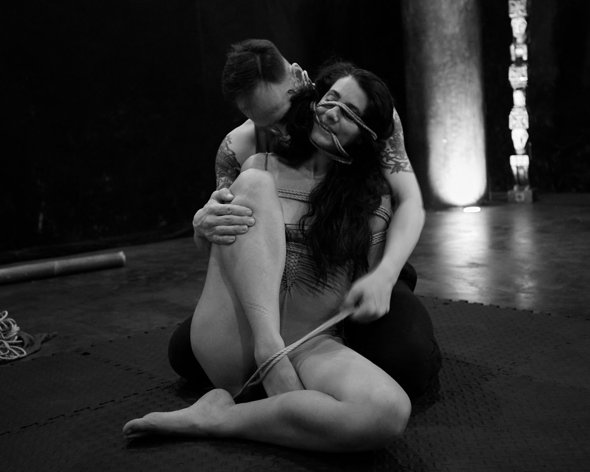 Holistic_Kink's tweet photo. A pre-retreat ropejam for a private audience of our facilitators. Delish!

#holistickink #ropejam #shibari #rigger #ropebunny #ropemodel #consciouskink #bodyhandling https://t.co/Zpoc6w6cEI