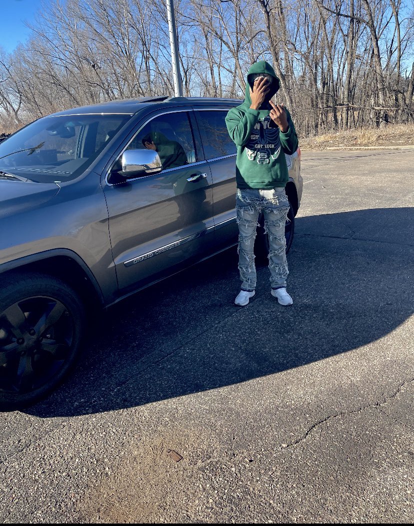 Squeak_6's tweet photo. Luv The Tour🏁🛸 https://t.co/jEgkO3vU8f