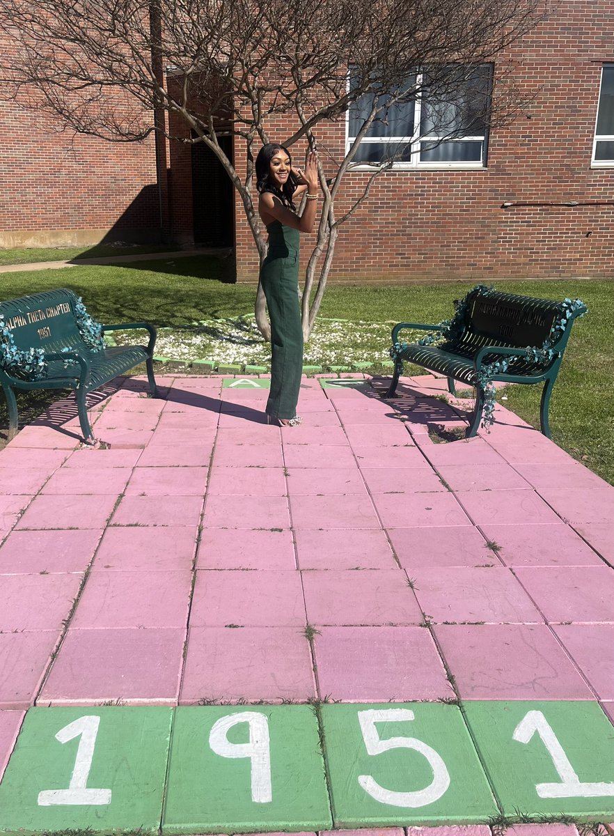 lyn_dajah's tweet photo. Just when you thought I couldn’t get any prettier… I DID🪞🩷
#phirstdayout #AKA
#alphathetanothinggreater https://t.co/Dn2Zy5Cns0