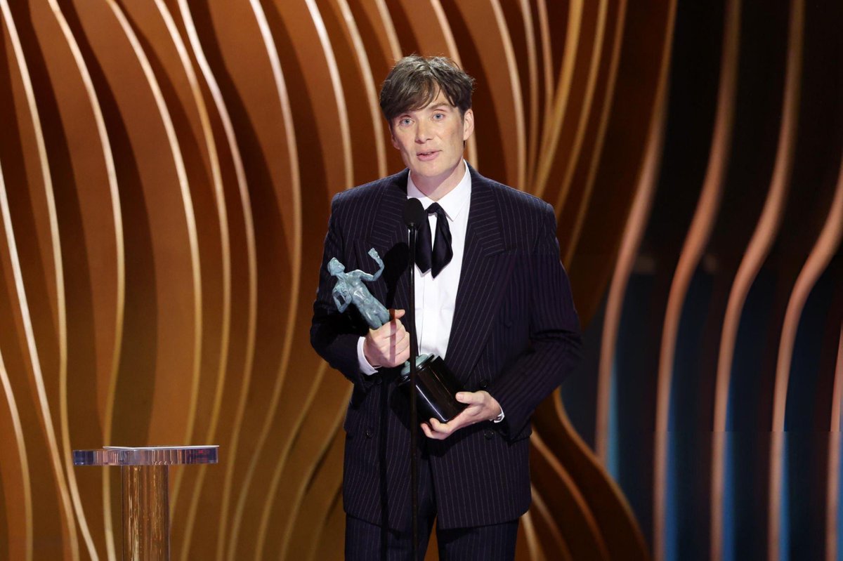 punkfrenchtoast's tweet image. CILLIAN HAS WON BEST ACTOR AT EVERY MAJOR AWARD SHOW INCLUDING THE OSCARS!!!!