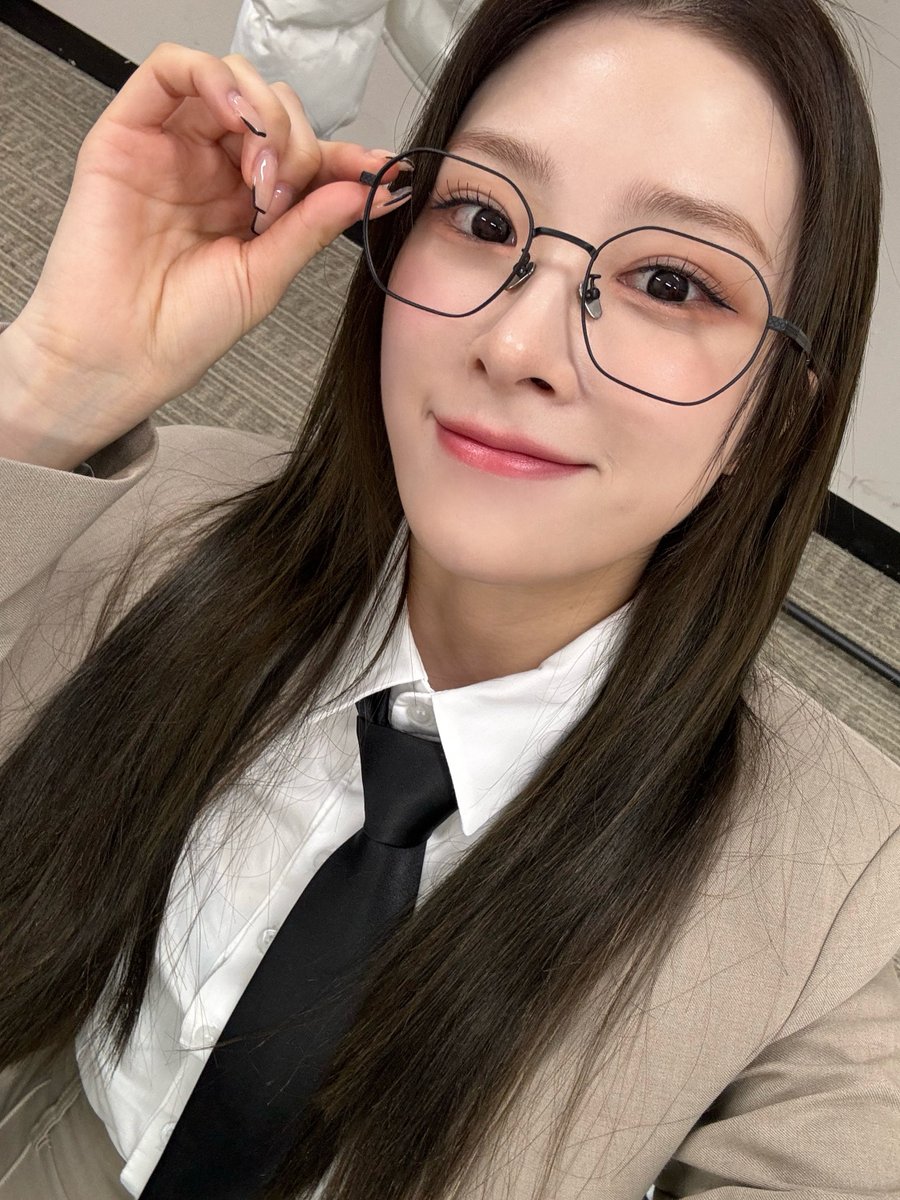 RocketPunch's tweet photo. [💡] #켓치 여러분!
잠시 후 PM 9:00 아프리카TV #마이스테이지
#수윤 #윤경 이 출연합니다.

우리 짱메이트 수윤경🐰🐼
마이스테이지랑 지독하게 엮일 준비 완료했슴다💞

🚀 https://t.co/nBWOn0PvzT

#RocketPunch #로켓펀치 #RCPC 
#SuYun #YunKyoung https://t.co/5Z3XmHOvUH