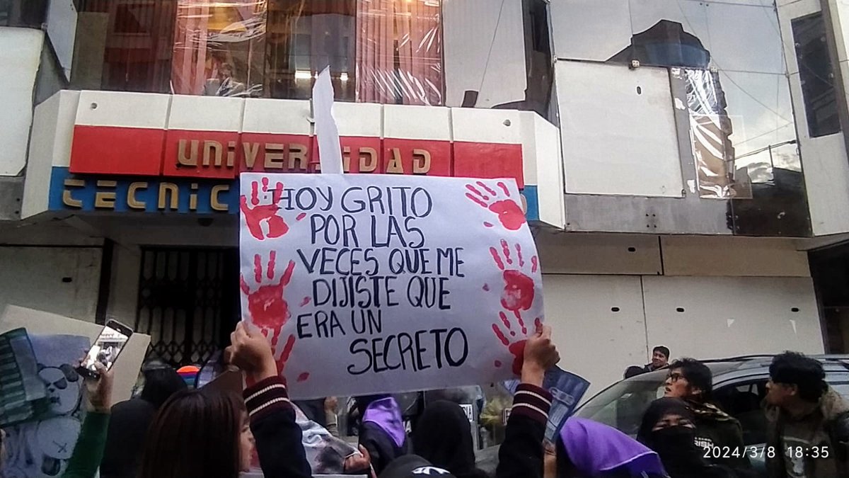 luisito_ayllon's tweet photo. #8m #Oruro #Feministas #8mOruro #MareaVerde #MareaMorada https://t.co/UVreRAra5V