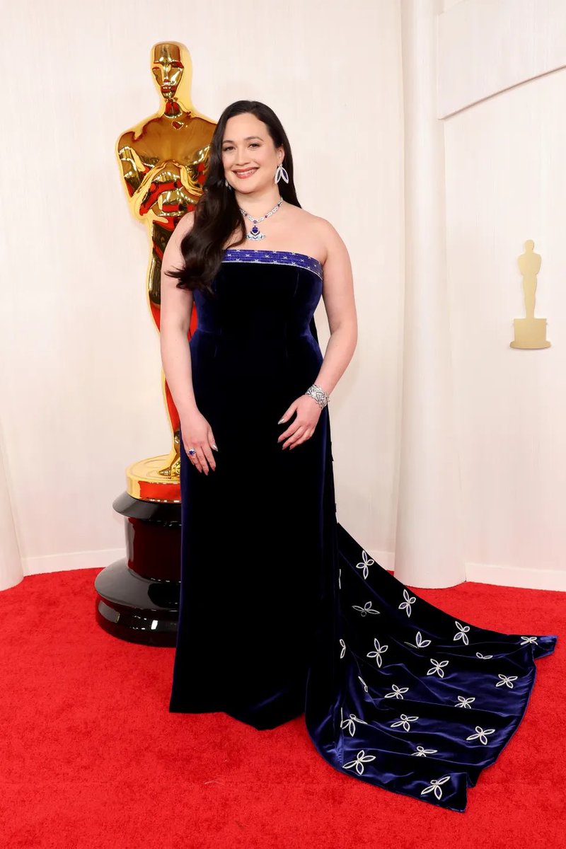 iWatchiAm's tweet photo. Lily Gladstone, you are perfect. You are my Best Actress ❤️❤️❤️ #Oscars https://t.co/3LJs3X8LhZ