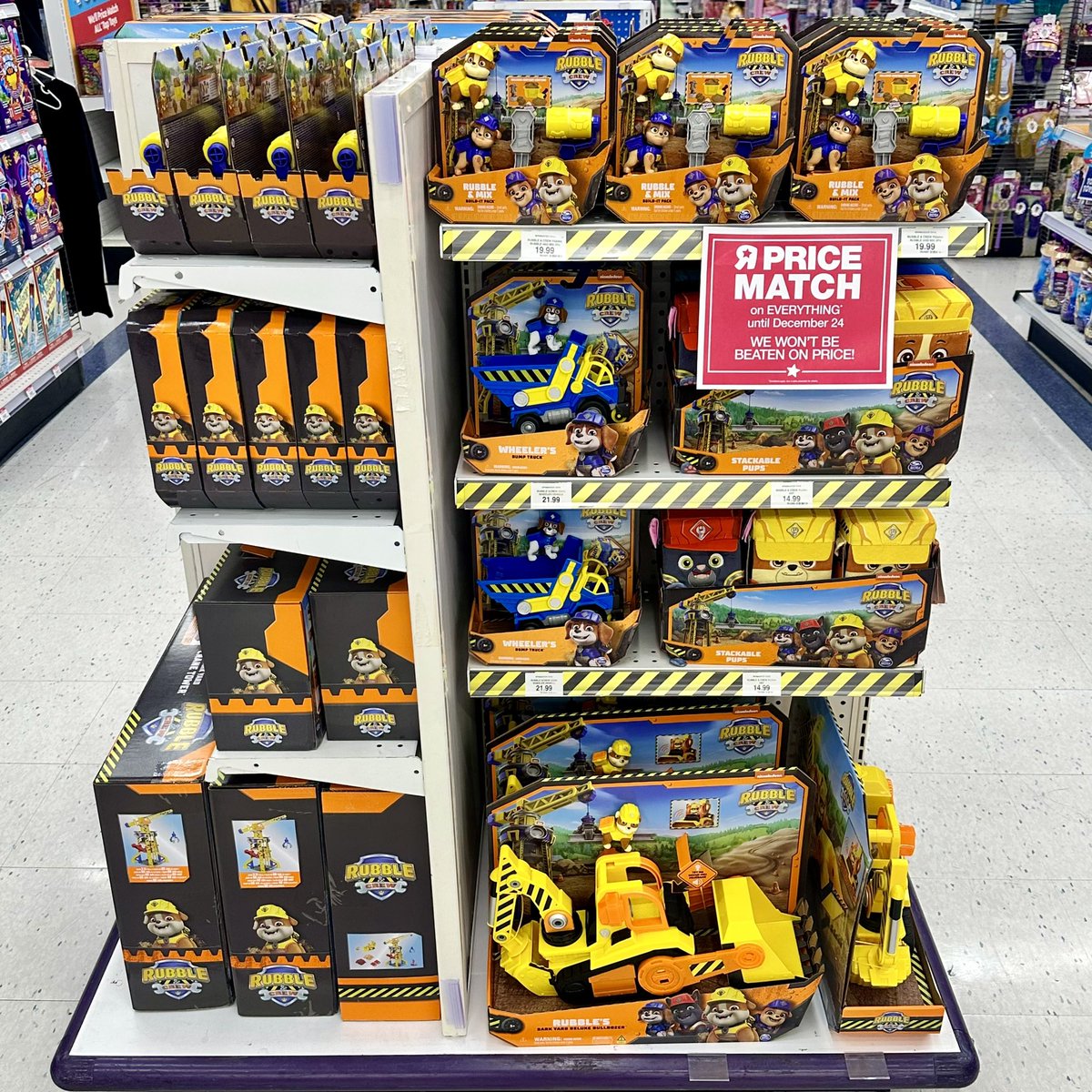 T3XACAN0's tweet image. NEW! Rubble &amp;amp; Crew (Preschool) Toys 🐶🛠️🦺🚧🏗
📸: TAKEN: OCTOBER 22, 2023
📌: POST: MARCH 10, 2024
#toysruscanada #sherway #spinmaster #spinmastertoys #nickelodeon #rubbleandcrew #preschool #4way #racetrack #merchandising