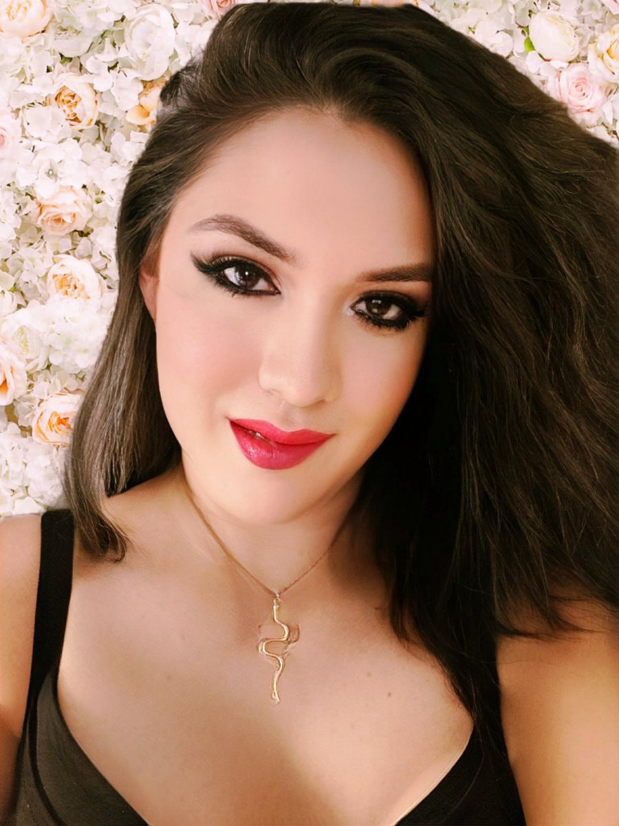 GwensLittle's tweet photo. #feelingcute #femboy #crossdress #tomgirl #girlyday #boysmakebettergirls #makeup #makemeblush #springspringspring #pretty #lipbiting https://t.co/RoFWH7fpIc