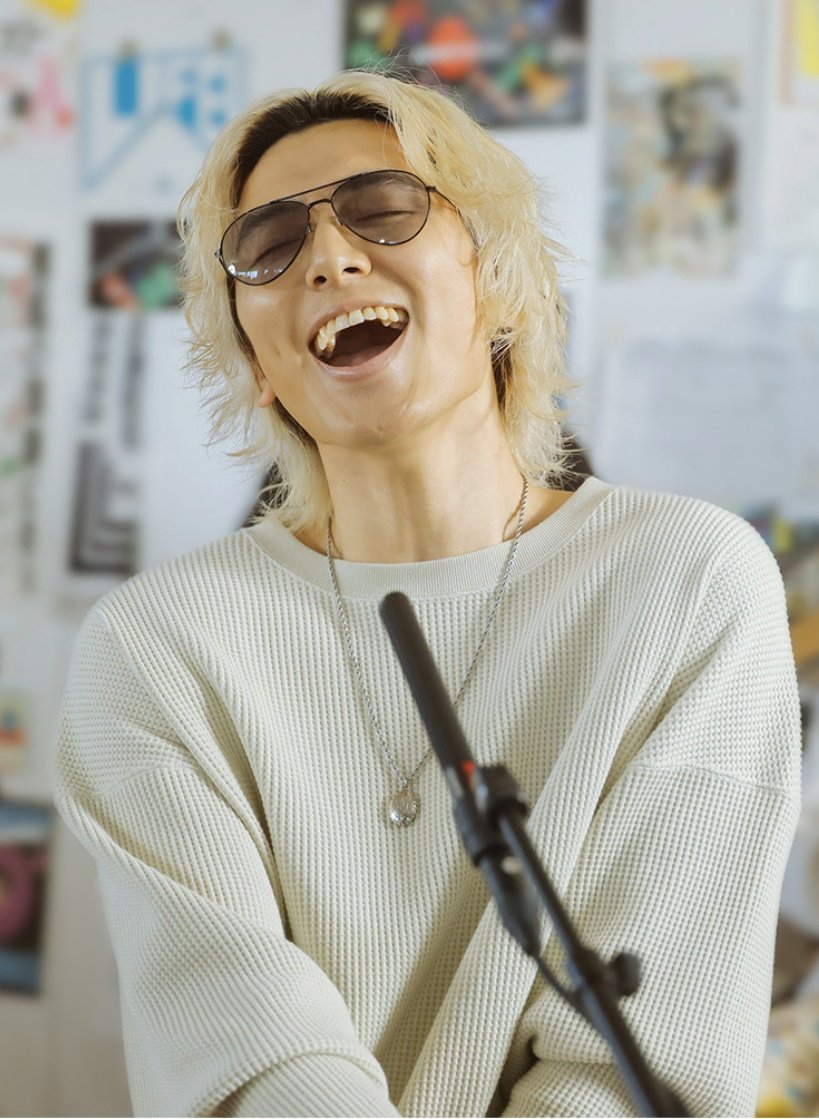 おとん様サングラスがついに全世界デビューするのね😎 #藤井風