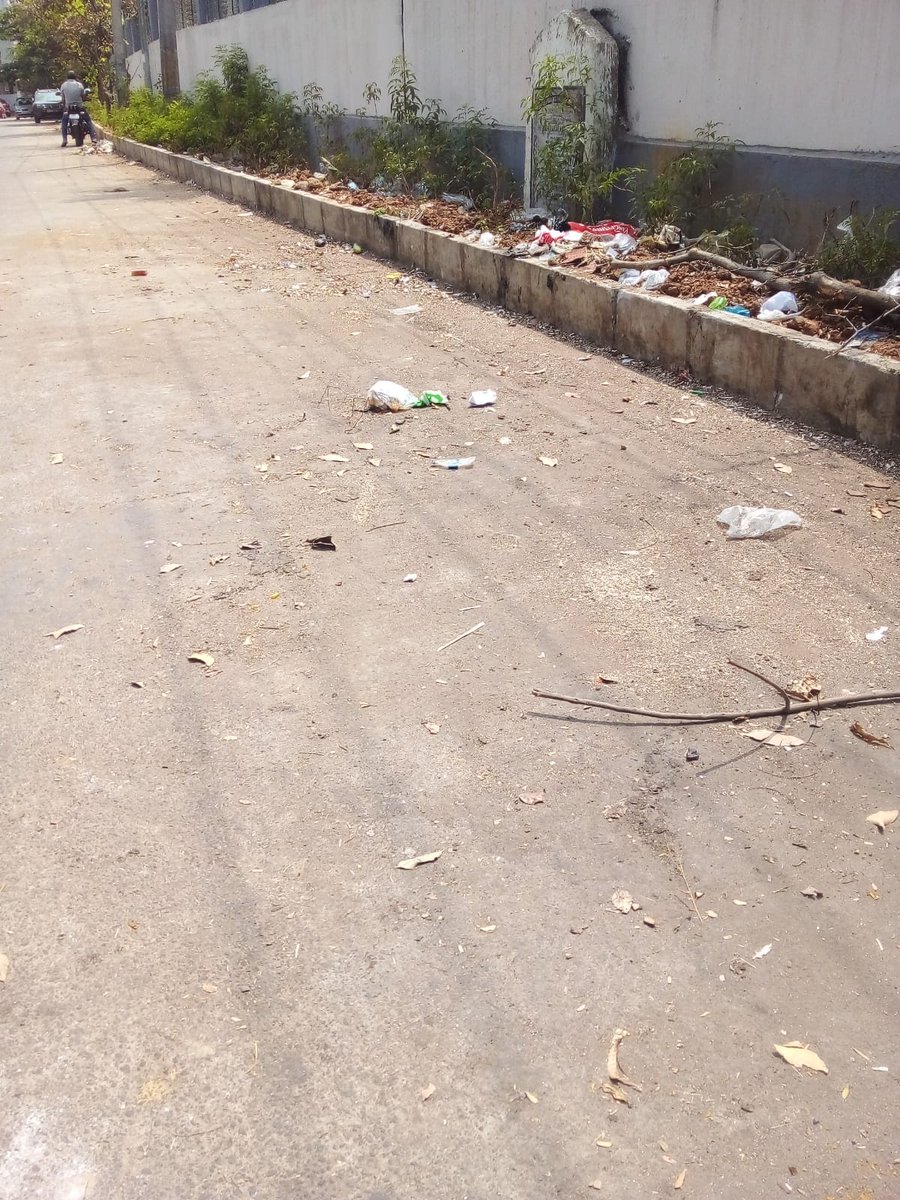 AVishwnath's tweet photo. @alekha999 @GadwalvijayaTRS @GHMCOnline @ZC_Kukatpally1 @CommissionrGHMC Issued resolved  

pls join hands to educate the community regarding *proper garbage disposal* in the *house-to-house Swach autos ONLY.* 

Let's keep our premises clean and tidy. 

AMOH (Medical officer),  Moosapet https://t.co/xheO6OULNK