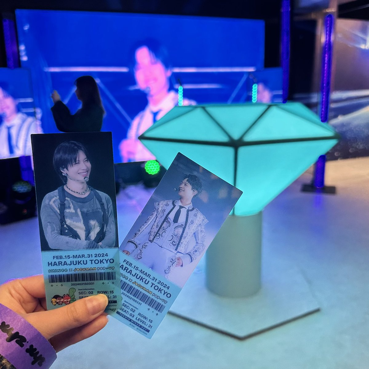 ojTmk6v6's tweet photo. SHINee×JOGUMAN POP-UP PERFECT ILLUMINATION🦖 https://t.co/W4DHXe3Pn4