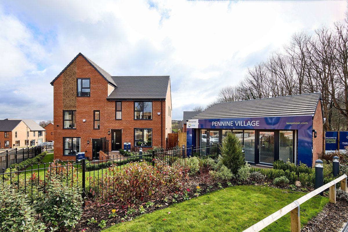 #mondaymention

Have you seen the  new show homes at our #penninevillage development?

@Keepmoat