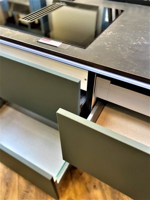 We know that your kitchen is the heart of your home, and you want only the best space to create a lifetime of memories.

That's why we work closely with you to find the perfect solution - no matter the size.