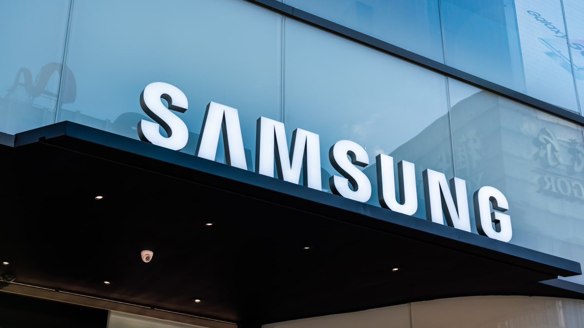 Samsung Reports Sharp Profit Decline in Q4 2023 Amidst Rising Smartphone Division Success

Read Here: mymobileindia.com/samsung-financ…

#samsung #samsungsmartphone #samsungsemiconductor #samsunggalaxys24series #technews #mymobileindia