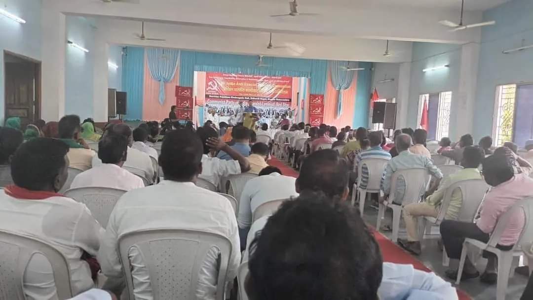 Comradevijay's tweet photo. All India Anti-Fascist People's Convention Successfully Held at Nagpur on 10th March

The Convention called for  Defeating  Fascist RSS/ BJP, Save Democracy, Reservation and Secularism  and Constitution.

#AntiFascistConvention
#DefendDemocracy
#ProtectReservation https://t.co/iKpmHzJwWD