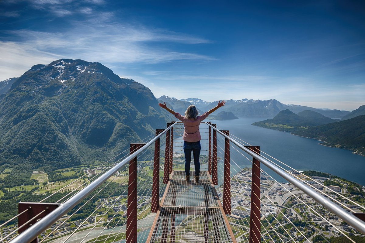 SteveFlemingM9's tweet photo. That Monday morning feeling - sort of 😂
Rampestreken Viewpoint at Andalsnes, Norway. #mondaymotivation #mondaymorning #norway #andalsnes #travel https://t.co/r3TlanVuG1