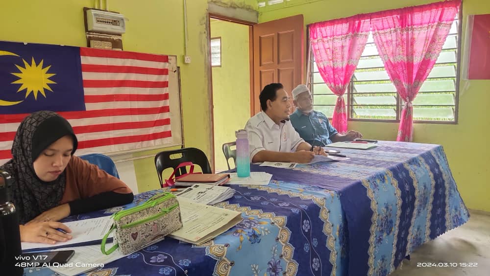 ppkpserai's tweet photo. Mesyuarat Agung Unit Banggol bagi tahun 2024.
#LPP50Tahun
#LPPMalaysia
#LPPKedah
#LPP4farmers
#PerkasaPeladang
#KeluargaPeladang
#KPKMMalaysia
#TeamKPKM
#MalaysiaMadani
#CukupdanTerjamin
#DemiPertiwi
#agromadani
#keterjaminanmakananuntukmasadepan https://t.co/qOM9jNNPTt