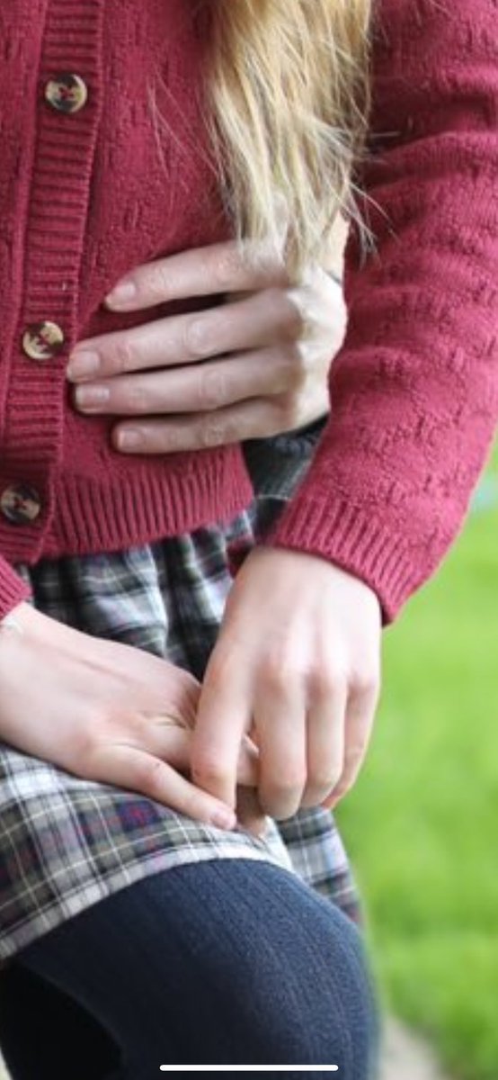 paxfries's tweet photo. @PopBase Charlotte definitely wasn’t in that picture 💀 her sleeve, her hair on the inside (our left) and her skirt (by George’s hand) are so badly done 😭 

Also how is Kate’s hand blurry when they’ve obviously used a high shutter speed to catch the kids laughing 🕵️‍♀️🧐 https://t.co/UaQe02hwoz