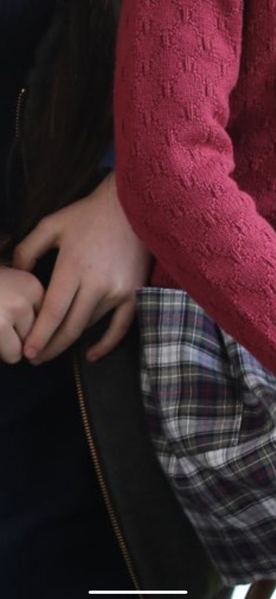 paxfries's tweet photo. @PopBase Charlotte definitely wasn’t in that picture 💀 her sleeve, her hair on the inside (our left) and her skirt (by George’s hand) are so badly done 😭 

Also how is Kate’s hand blurry when they’ve obviously used a high shutter speed to catch the kids laughing 🕵️‍♀️🧐 https://t.co/UaQe02hwoz