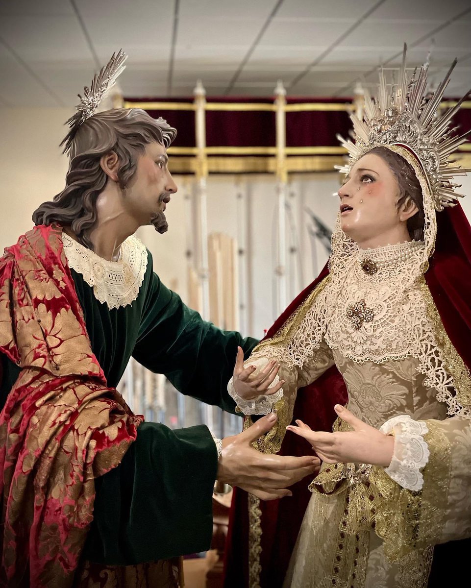LanzadaElche's tweet photo. VESTIMENTAS| Ntra Sra de las Lágrimas y San Juan Evangelista ya se presentan con sus vestimentas de salida para el próximo Martes Santo.

Vestidor @AlvaroAbrilVela https://t.co/Lvb4BbxqtE