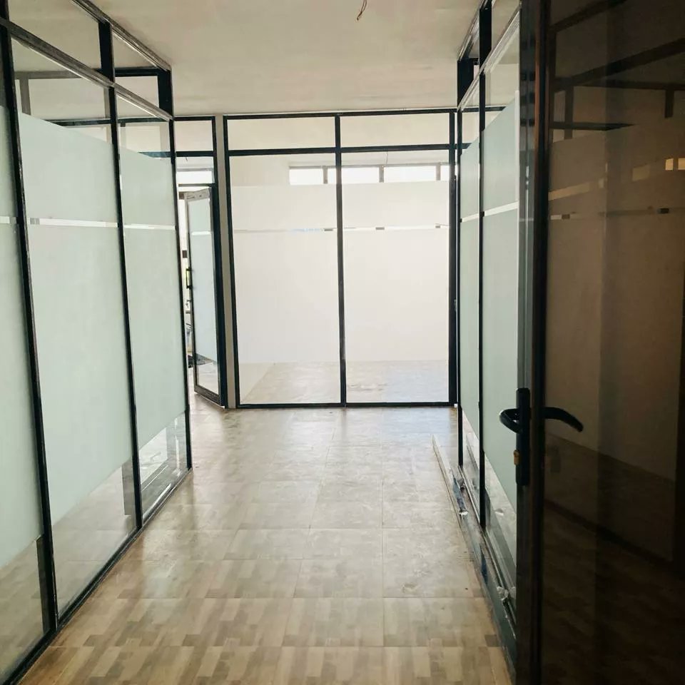 LatticeOffice's tweet photo. Something exciting is in the works at Lattice ! 🚀
Can you guess what's behind the doors of our newest project ? 
Stay tuned !✨😊
#latticecommunity #comingsoon https://t.co/6LwpYyPjev