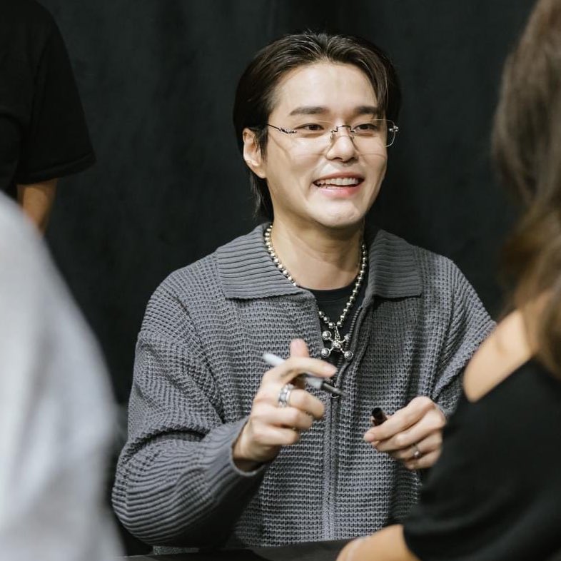 youwillkn0vv's tweet photo. Dean during the fan meet in Singapore 💚

©️ ck star singapore https://t.co/NfnW2KZiH2