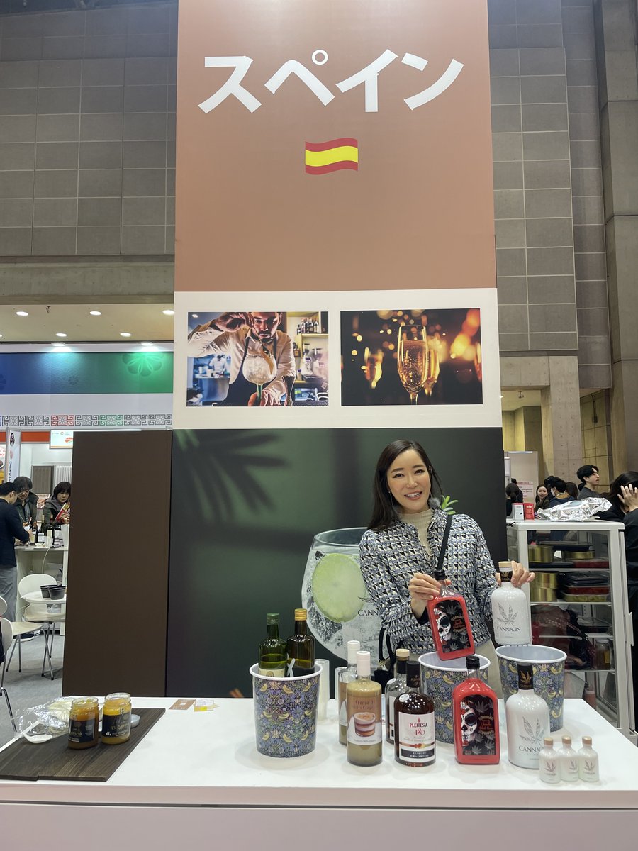spccjapan's tweet photo. 3/5～8の間、東京ビッグサイトでFOODEX Japan2024が開催されました🙌

スペインの味を日本に紹介するべく出展した当会企業会員の@aceitesmaeva、@felixsolisgrupo、@Osborne_es、Riquísimo社の貢献に感謝です👏

#foodex #ヨーロッパ #スペイン #ワイン #オリーブオイル #グルメ #輸入食品 #商工会議所 https://t.co/FLqASt2aIn