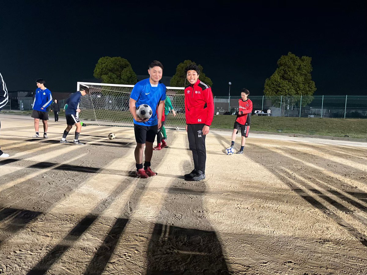 flippppppag's tweet photo. 練習風景の紹介です
練習では男女混合で楽しくサッカーをして、その後は男女で分かれて、男子はバチバチに女子は楽しく体を動かします
軽く運動をしたい人、しっかりサッカーやりたい人どちらも大歓迎です！！
 #春から文教
 #文教大学越谷キャンパス 
 #文教大学足立キャンパス https://t.co/vCyrtwFPHC