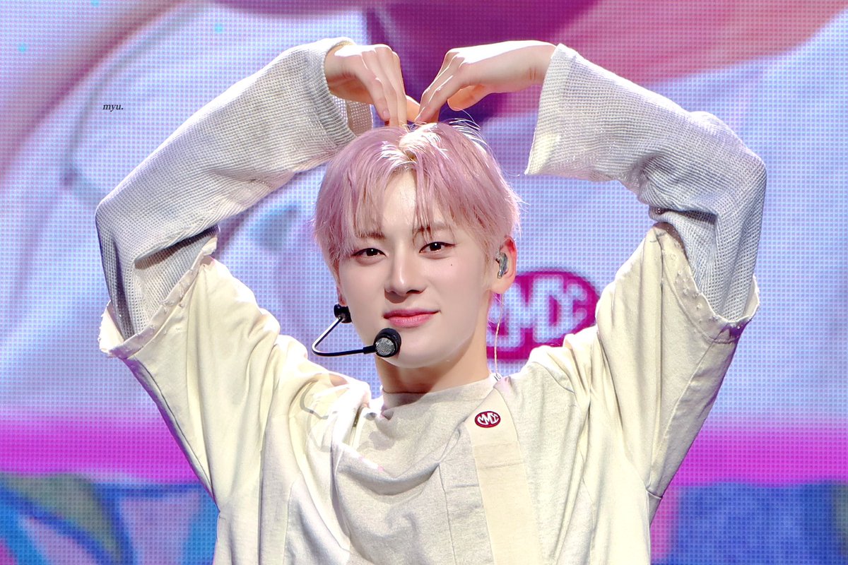 뮤🍑 tweet media