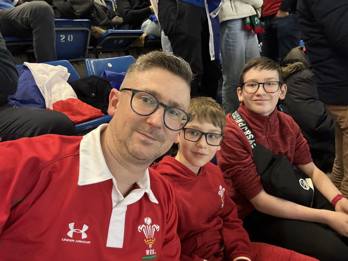 Laura Smith tweet media