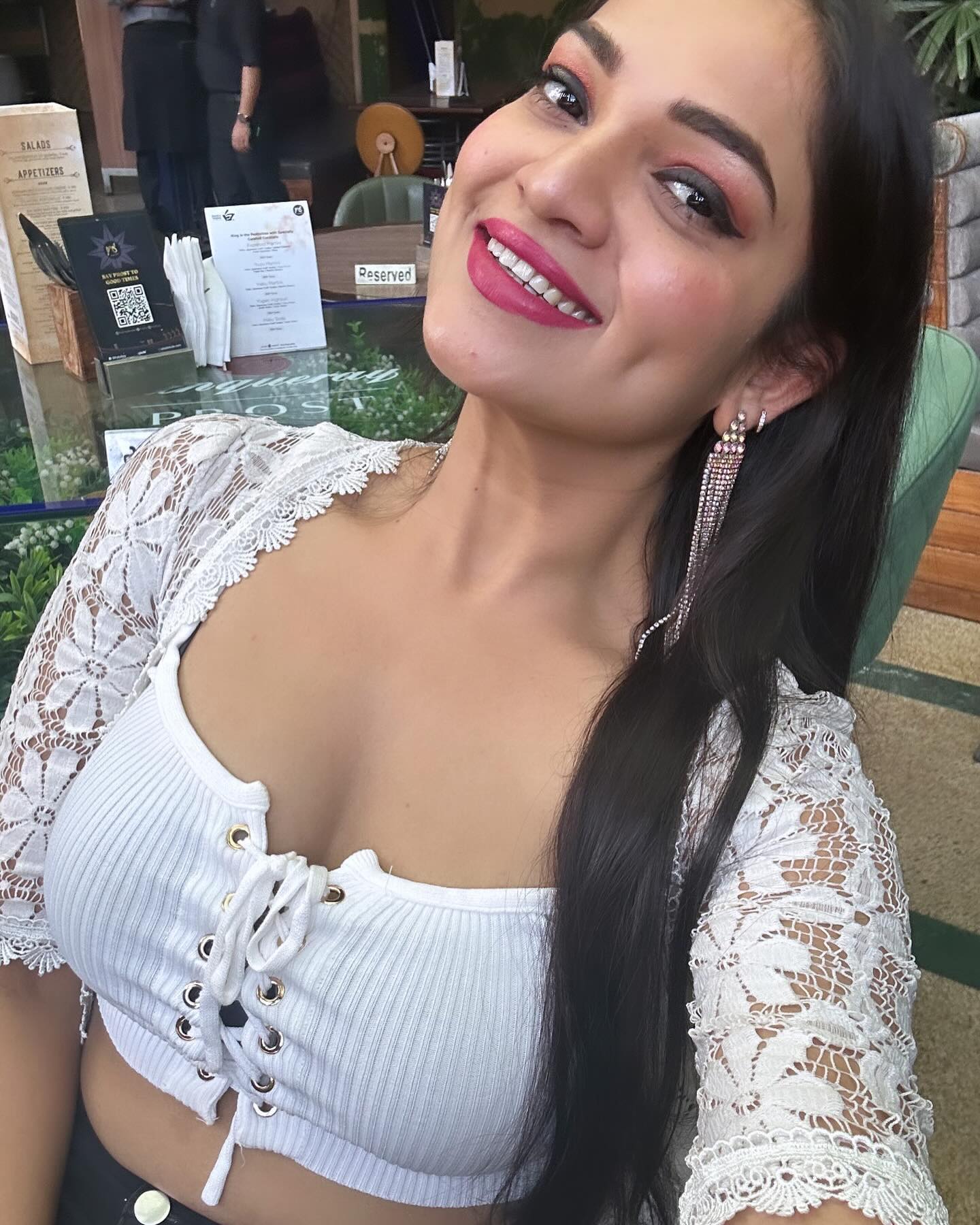 GIX6fy6aQAAh38S?format=jpg&name=large