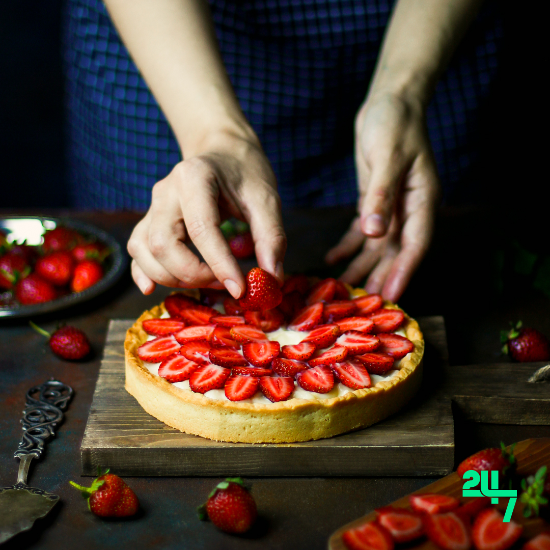 Taste the freshness—chef preparing a tart with ripe strawberries. 🍓🥧😋

#freshstrawberries #strawberrytart #CulinaryMaster #FarmFreshSupplies #QualityIngredients #PerfectDish #FreshMeals #VegetableSupplier #OrganicVegetables #UAEVegetables #UAERestaurants #UAEEats #DubaiEats