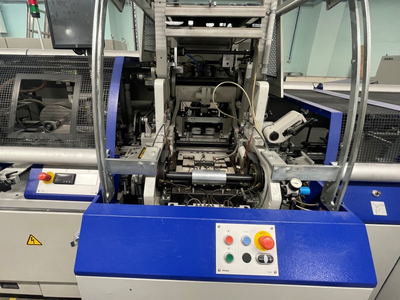 wizmachinery's tweet image. complete hardcover line Sigloch-Kolbus BF 512
block preparing Sigloch
casing-in Kolbus
trimmer Kolbus
2007,2008
#sigloch, #kolbus, #kolbusbf, #hardcover, #offset,  #bookmaking, #libro, #livro, #livre, #encuadernadorasdetapadura, #buchfertigungsstrasse, #boekomslag,  #wizmachinery