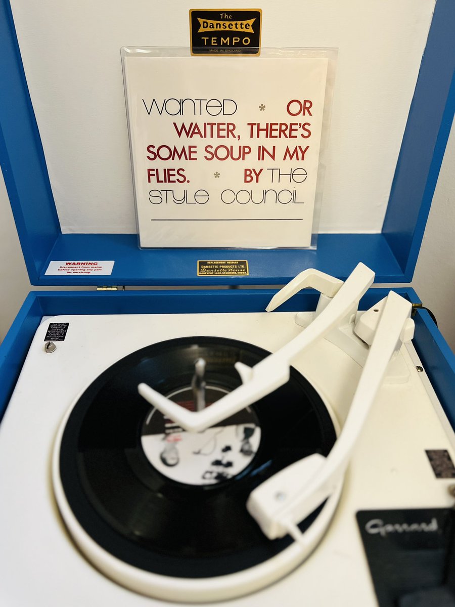 #NowPlaying at the Art Gallery #TheStyleCouncil #PaulWeller #MickTalbot #Wanted #OrWaiterTheresSomeSoupInMyFlies #Dansette #Vinyl 

open.spotify.com/track/2XTNh0LG…

What are you listening to right now?