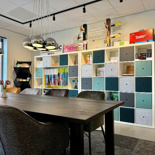 KBizzprint's tweet image. Nieuwe locatie Bizzprint; Koningsbergenweg 56 in Amersfoort. Klein kijkje achter de schermen 😀