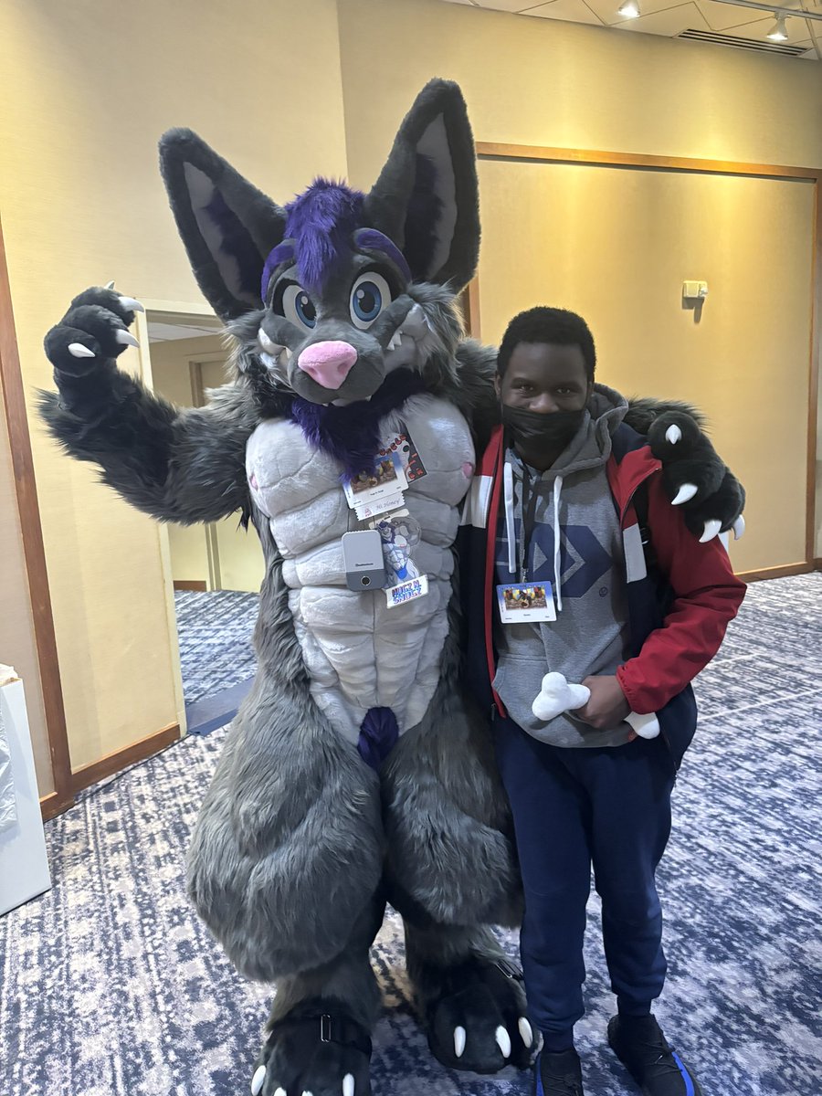On my last day of @FurtheMore I got to meet and take a picture with @Hugz_N_Snugz Thanks for the picture! Love the suit. Now this pup has to go back to another convention now that I’ve got a taste for them #FurTheMore2024