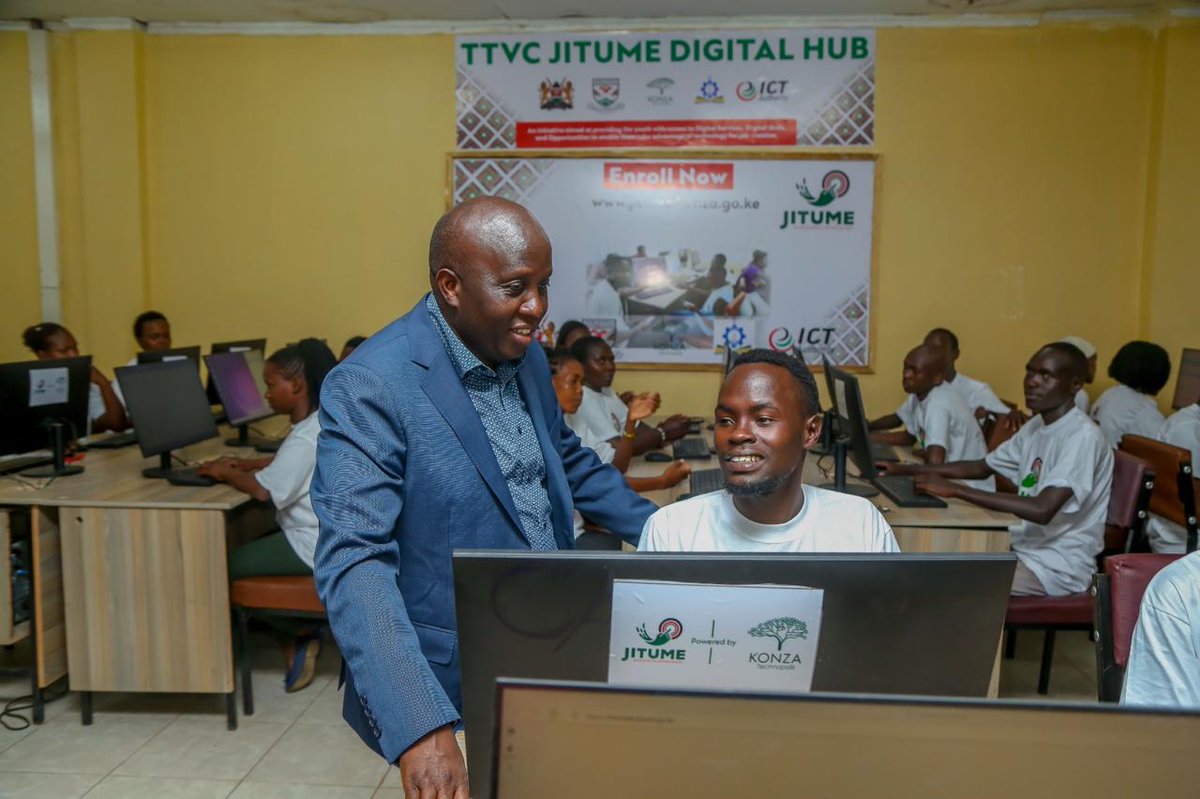 Shedrack_KE's tweet photo. Am sure the youths who will be benefiting from the
#FinyaComputerDollarItoke will not anymore go home hungry cause they can make money now.
JitumeLaunch Taptengelei https://t.co/AoGVQ71VvJ