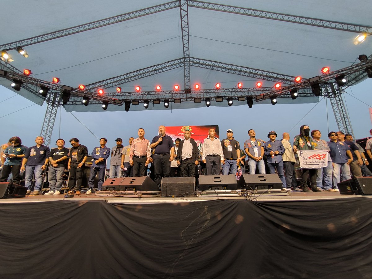 Sp2021Isoc's tweet photo. กอ.รมน.จังหวัด สมุทรปราการ    วันที่ 9 มี.ค.67 เวลา 18.00 น. : พ.อ.ยุทธพล ประทีปอุษานนท์   รอง ผอ.รมน.จังหวัด ส.ป.(ท.),  ร่วมกิจกรรมการจัด “คอนเสิร์ต 4 kings ผองเพื่อนอาชีวะยุค 90’s  Live in concert 2024” โครงการ รณรงค์ ลด ละ เลิกความรุนแรง ของเด็กอาชีวะ 
https://t.co/RodCldevHQ https://t.co/TIBT53tmqS