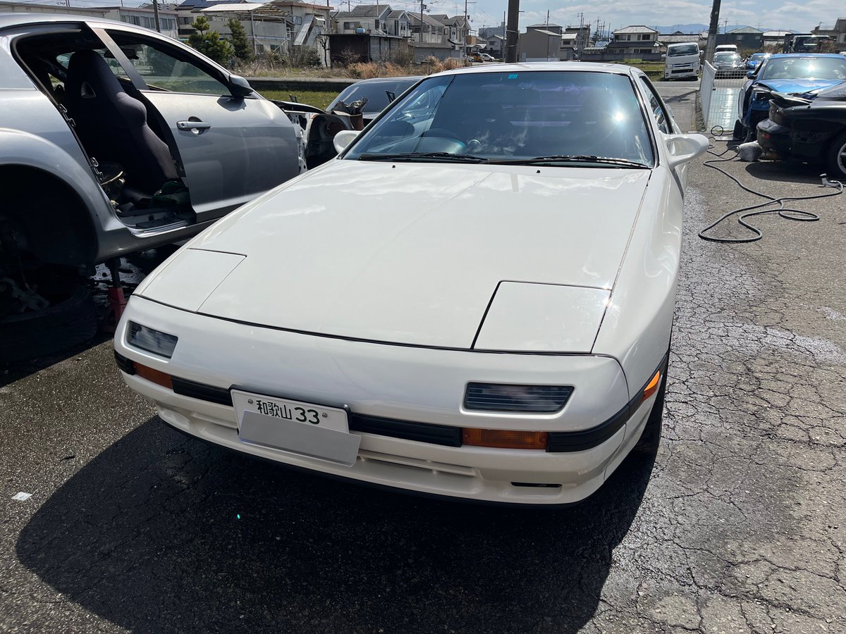 feed_fujita_eng's tweet photo. 無事納車完了です😊
見た目とエンジンルームのギャップがヤバイ‼️ https://t.co/OEr5i0cZWE