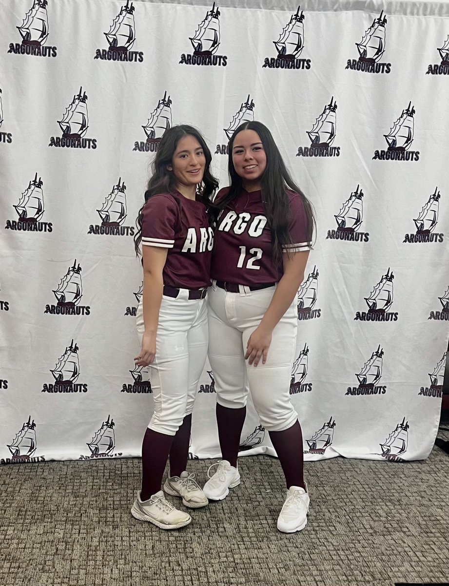 jozlynnpacheco's tweet photo. Year 3-Media Day #Pacheco #4 #zurda #IAmArgo @LenoxPt @argosb217 @oliviaperez2025 https://t.co/XSpwItXOuK