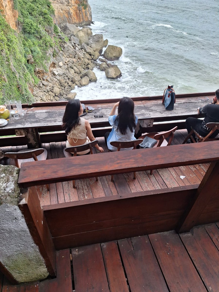 yazax_IP's tweet photo. Recommended bgt ini makasih kemaren yg kasih tau mbak² org gunung kidul,tempat nongki... Nyantai pinggir pantai... https://t.co/dIwZwC4Qce