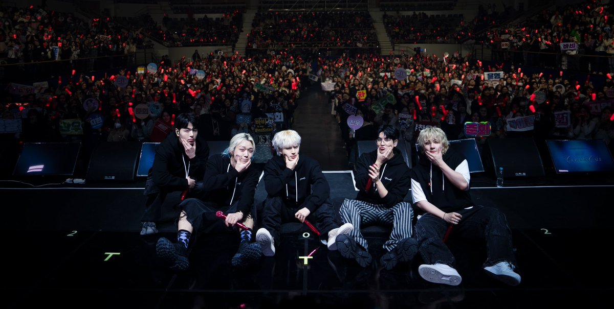 iKONIC_143's tweet photo. [#FORiKONIC]  

우리들의 행복한 시간이 하나 더 늘었다❣️
 
#iKON #아이콘 
#2024iKON_FAN_CONCERT #CURTAIN_CALL https://t.co/kv9APFS2rW