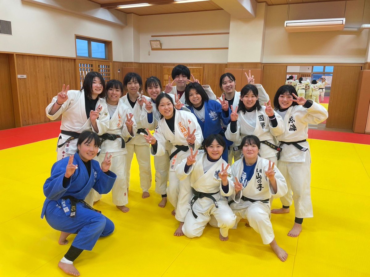 judotwcpe's tweet photo. こんにちは☀️

5日から8日まで平成国際大学のみなさんと合宿を行いました。

7日の夜には三宅先生が肉うどんを作ってくださり、交流を深めることができました🥢

週末には東京都女子柔道選手権大会が開催されます。
応援宜しくお願い致します🥋 https://t.co/gvgnQFFabY