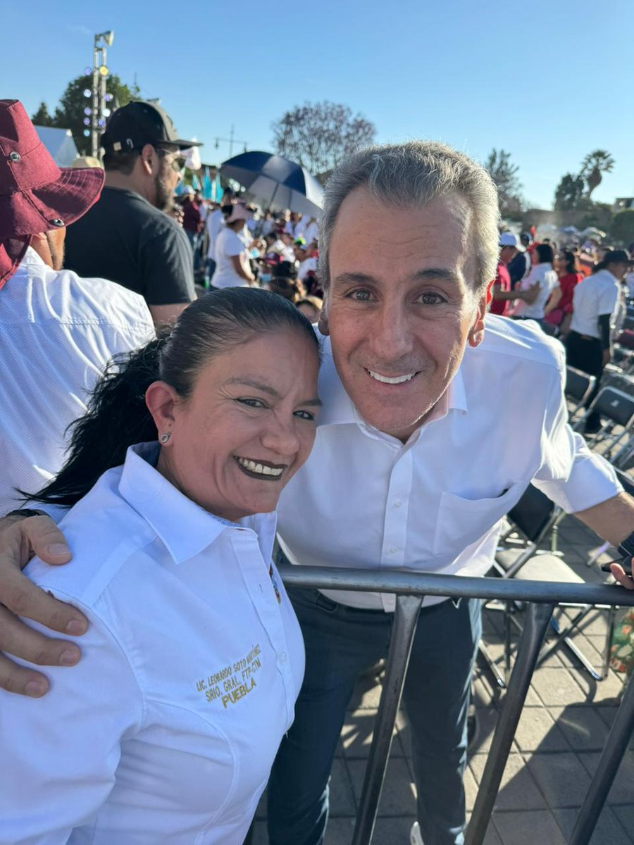 esther80179100's tweet photo. @CTMPuebla @Diario_Cambio @pepechedrauimx @Biestro @JIvanHerrera_ @leobardorj @AlcantaraEdu1 @DanielaMierB @IvonEnriquez_ @leobardosoto @CarlosAceves_ @CambioPagina @FerSalgadoCTM @Contratiempo24_ @elsoldepuebla1 @ISNNoticias @JCarlos_Valerio @juliomiguelhg @IntoleranciaID Apoyo total para la líder de las mujeres cetemistas en Puebla, @IvonEnriquez_ y con @pepechedrauimx  en la capital poblana. https://t.co/ZkF5bUUEcB