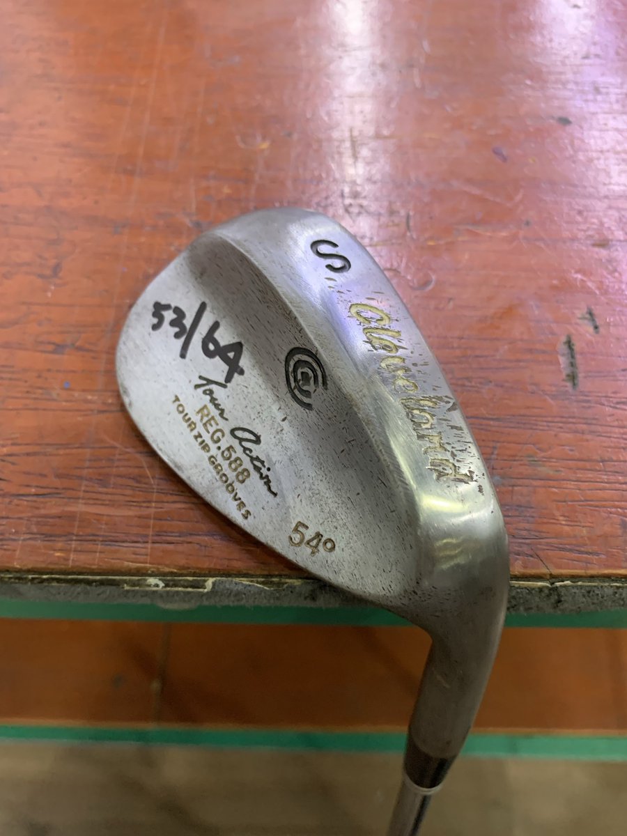 hidegolf_my's tweet photo. ウェッジのソールをマレーシアのTPS GOLFさんに削ってもらいました。削りのセンスと技術に感動👍
#マレーシアゴルフ
#ゴルフ #ゴルフレッスン #マレーシア #マレーシア移住 #テンプラーパーク #ゴルフスイング #golflesson #malaysiagolf #templerpark #malaysia #golf #golfswing https://t.co/ID8eGOBCUp
