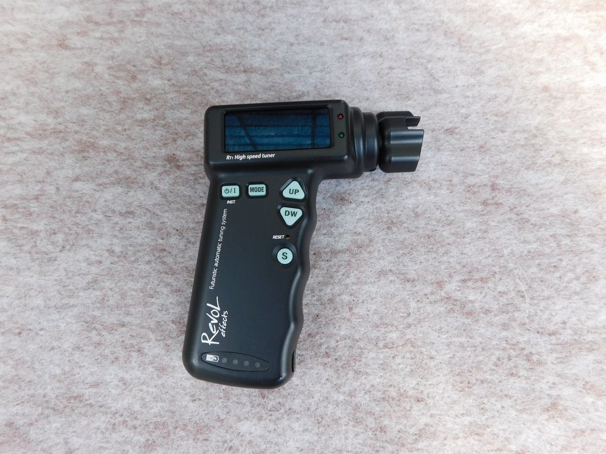 MARUYAHiroshima's tweet photo. 【中古】　RevoL effects レボル RT1 High speed tuner
弦巻き機能付き 自動チューナー

弦を弾くだけで自動でチューニング

★詳細はホームページで★
https://t.co/cpNJHShm1h

#revol #revoleffects #RT1 #revolrt1 #チューナー #オートチューナー #ギターチューナー #中古
#マルヤ #広島 https://t.co/TGH02tc41w