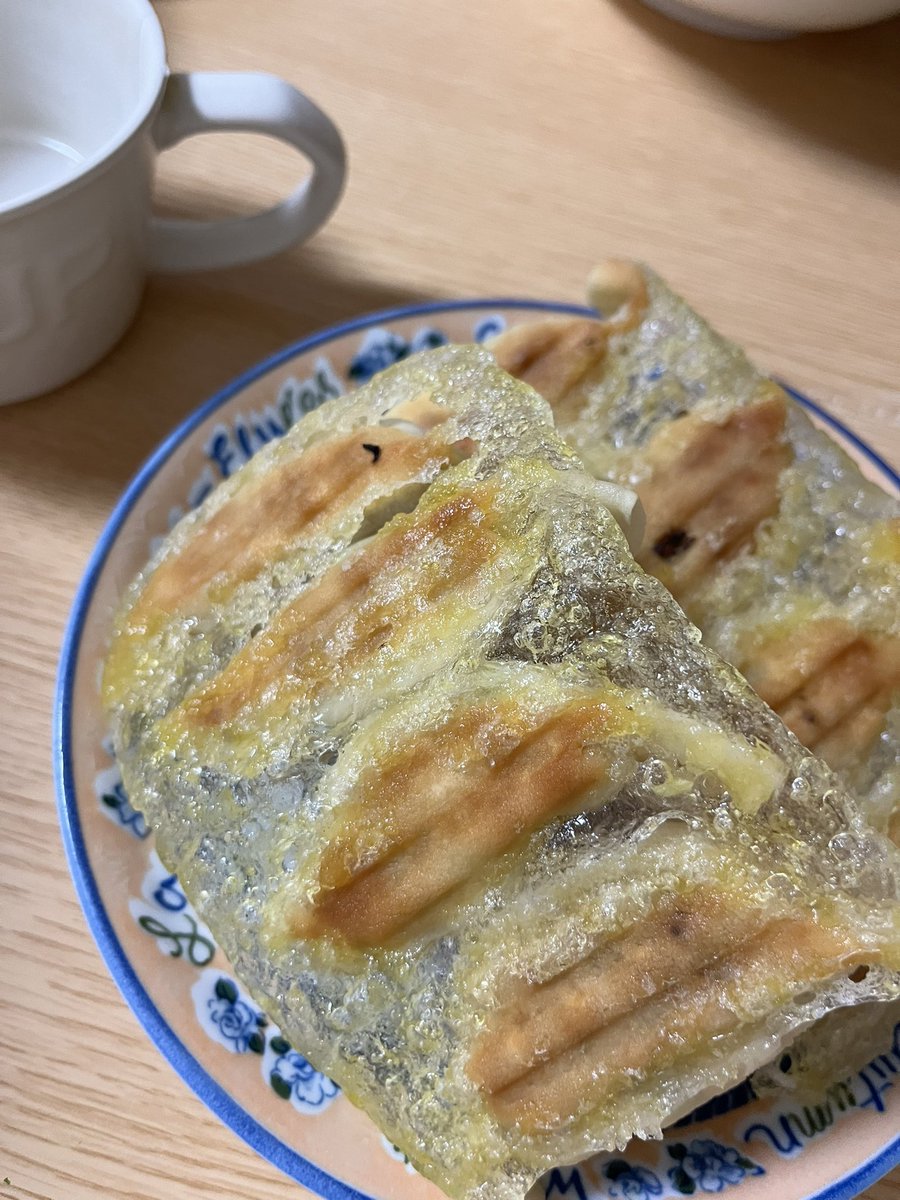 YanbaruSpace's tweet photo. 健康でいるための秘訣4条
1.食べすぎない
2.野菜中心
3.自炊
4.美味しい

【解説】
1.1日3食は食べ過ぎ。腹八分目に抑える。
2.動物性はほぼ食べない。加工商品や添加物も控える。
3.自炊なコスパも良いし、味変も自由自在。
4.食べるなら、美味しい方がいい😋

体は食べた物で作られるよ🙋‍♂️ https://t.co/bU7yRq7shr
