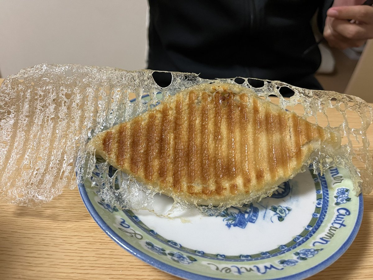 YanbaruSpace's tweet photo. 健康でいるための秘訣4条
1.食べすぎない
2.野菜中心
3.自炊
4.美味しい

【解説】
1.1日3食は食べ過ぎ。腹八分目に抑える。
2.動物性はほぼ食べない。加工商品や添加物も控える。
3.自炊なコスパも良いし、味変も自由自在。
4.食べるなら、美味しい方がいい😋

体は食べた物で作られるよ🙋‍♂️ https://t.co/bU7yRq7shr